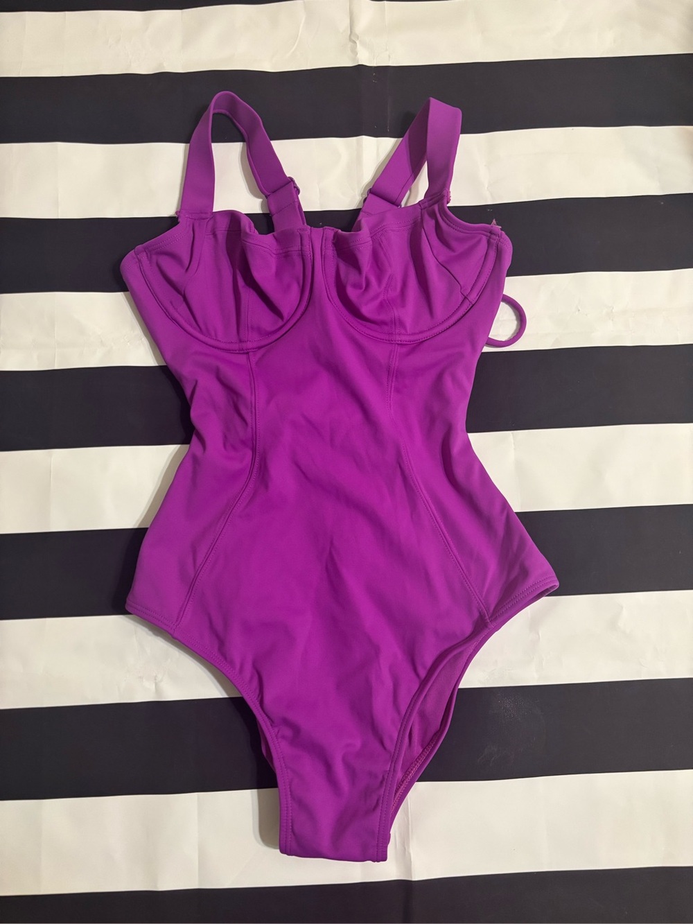 BNWOT TA3 Lifty Shape Wear One Piece Swimsuit Small Short B/C